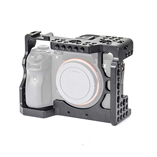 Cooer の A7RIII / A7III カメラケージ Sony A7RIII / A7III(ILCE-7RM3 / A7R Mark III)カメラ専用ケージ 標準コールドシューアダプターとARRI位置決め穴付き