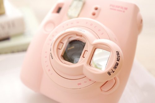 FUJIFILM 富士フィルムInstax Mini 8インスタントフィルムカメラ 7イン1［スターター］アクセサリーセット　富士フィルムMini8カメラ対応（セット内容Mini8ケース、フォトアルバム、セルフィーレンズ、フィルター、壁掛けフレーム、フィルムフレーム、フィルムステッカー）ピンク