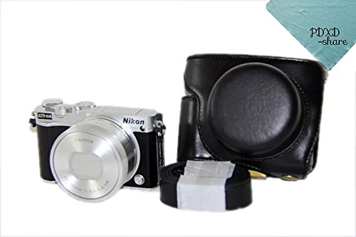 PDXD-SHARE NIKON 1 J5（レンズ：10～30mm）　レザーカメラケース　　カメラバッグ　PUレザー三脚穴付き　ライトブラウン　ストラップ付き (ブラック)