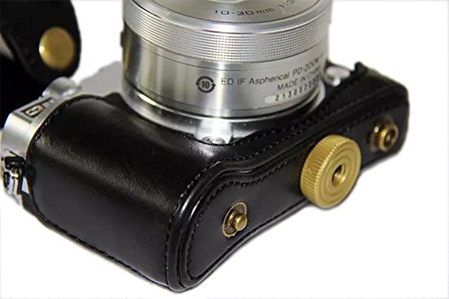 PDXD-SHARE NIKON 1 J5（レンズ：10～30mm）　レザーカメラケース　　カメラバッグ　PUレザー三脚穴付き　ライトブラウン　ストラップ付き (ブラック)