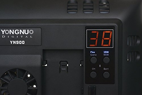 Yongnuo YN-900 LEDビデオライト900球のLEDを搭載 カメラ&ビデオカメラ用 (AC電源アダプター付き, 5500Kのみ)