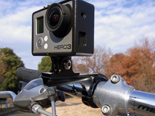 カメラマウント カメラホルダー GoPro Hero 適用自転車/バイク用ハンドルバーマウント シンプルタイプ アルミ製 360度回転 Innens　(黒)