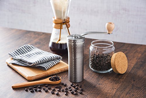 川崎合成樹脂 手挽きコーヒーミル シルバー 豆容量30g セラミック ステンレス コーヒーミル 槌目 MI-011